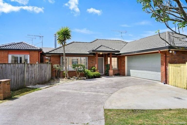 Photo of property in 3 Sheldon Place, Burswood, Auckland, 2013