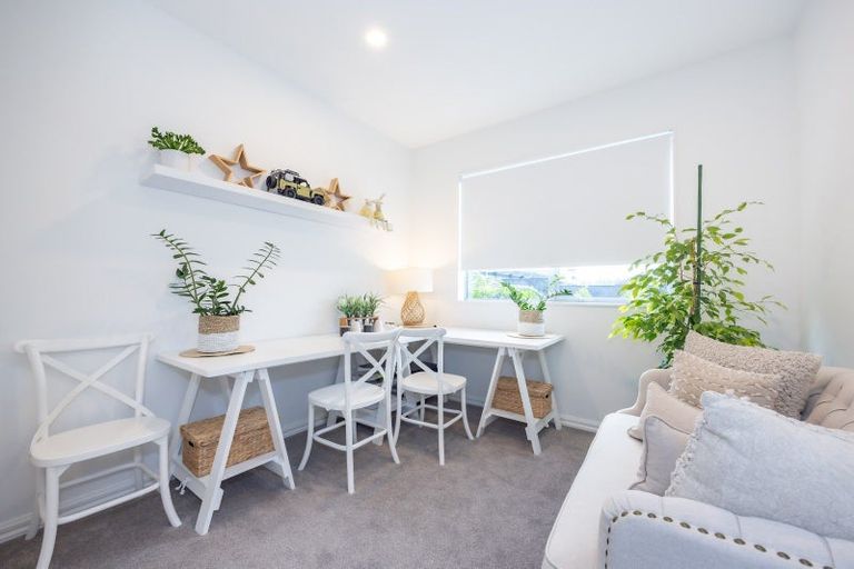 Photo of property in 32 Celestial Crescent, Orewa, 0931