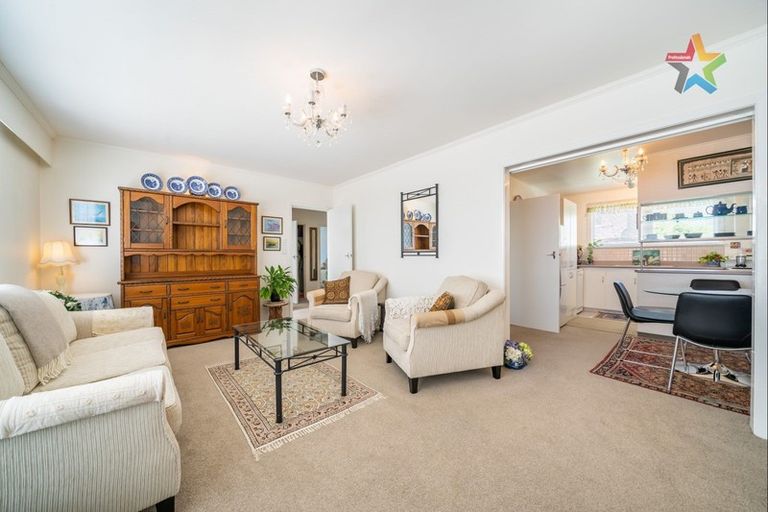 Photo of property in 2/135 Epuni Street, Epuni, Lower Hutt, 5011