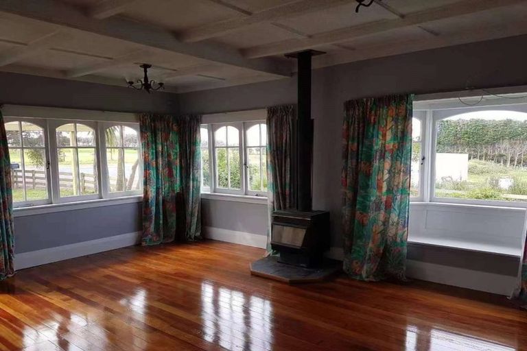 Photo of property in 47 Karioitahi Road, Waiuku, 2683