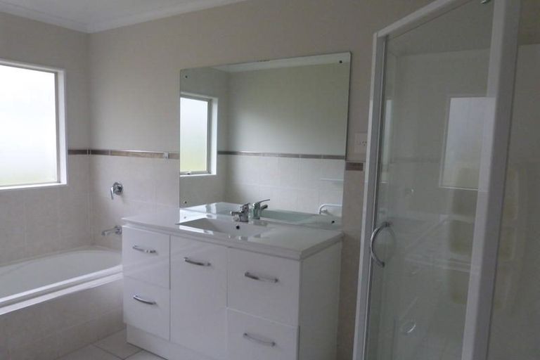 Photo of property in 25 Arlose Place, Westgate, Auckland, 0614