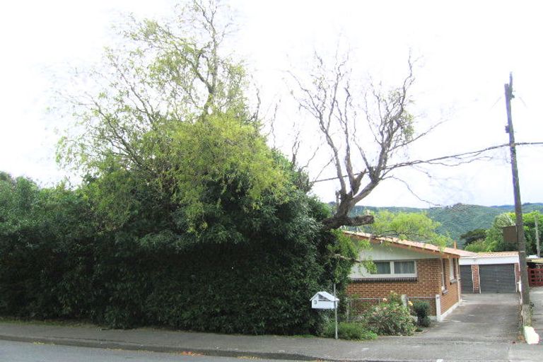 Photo of property in 3 Hillside Drive, Maoribank, Upper Hutt, 5018