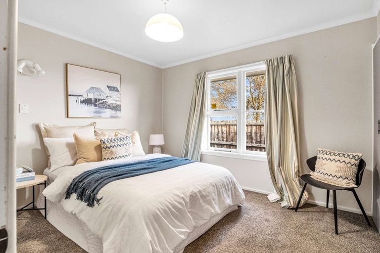 Photo of property in 17 Masham Road, Broomfield, Christchurch, 8042