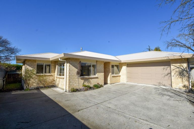 Photo of property in 242a High Street North, Carterton, 5713