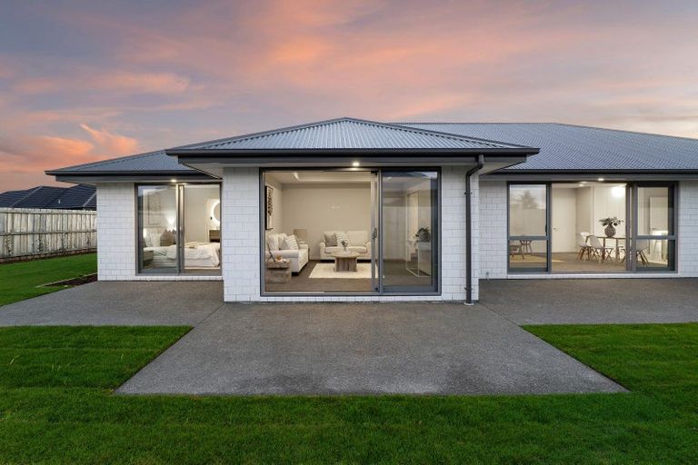 Photo of property in 26 Paradise Way, Halswell, Christchurch, 8025