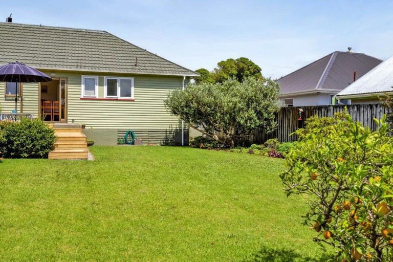 Photo of property in 14 Plympton Street, Brooklands, New Plymouth, 4310