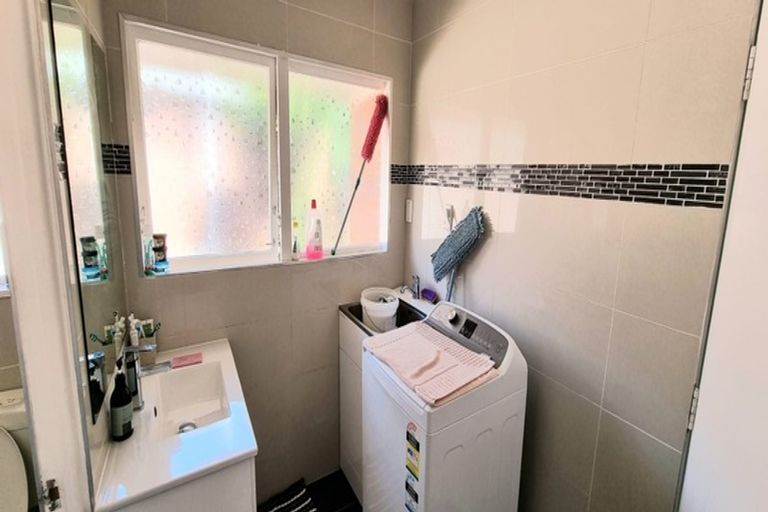 Photo of property in 502 Don Buck Road, Massey, Auckland, 0614