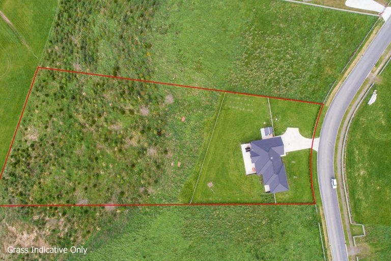 Photo of property in 180 Kingsdale Park Drive, Aokautere, Palmerston North, 4471