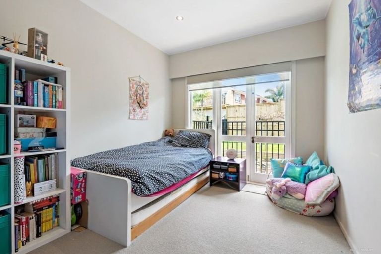 Photo of property in 19 Long Street, Torbay, Auckland, 0630