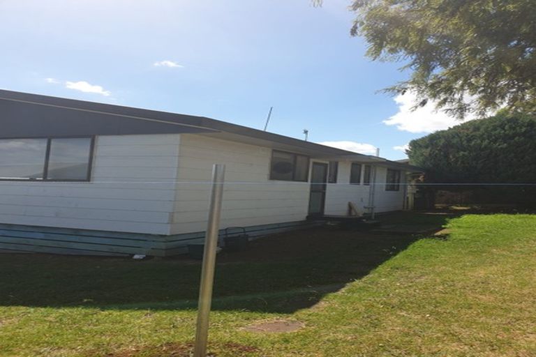 Photo of property in 2/5 Inca Place, Red Hill, Papakura, 2110