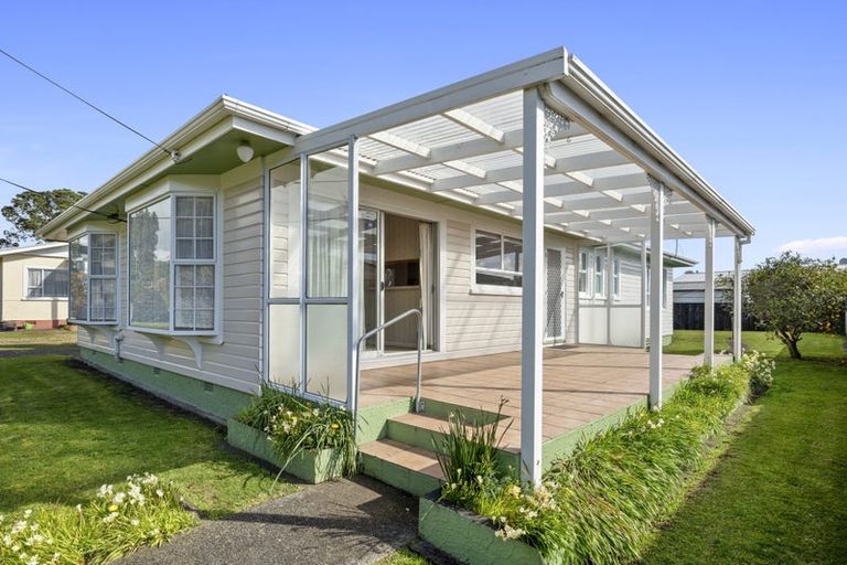 Photo of property in 42 Queens Road, Glen Avon, New Plymouth, 4312