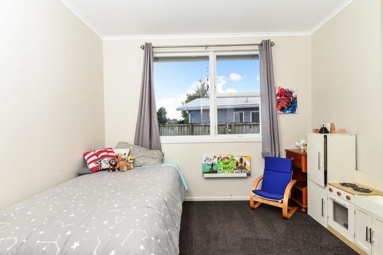 Photo of property in 12 Rhonda Avenue, Deanwell, Hamilton, 3206