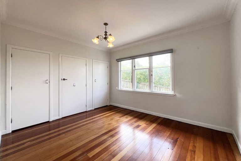 Photo of property in 1/132 Nile Road, Milford, Auckland, 0620