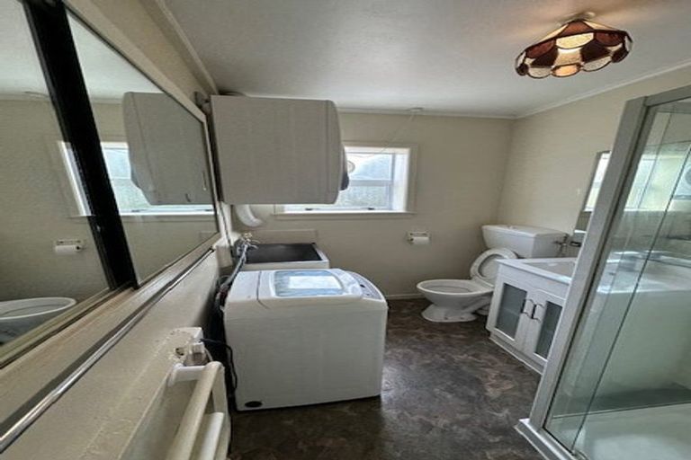 Photo of property in 3/132 Curtis Street, Northland, Wellington, 6012