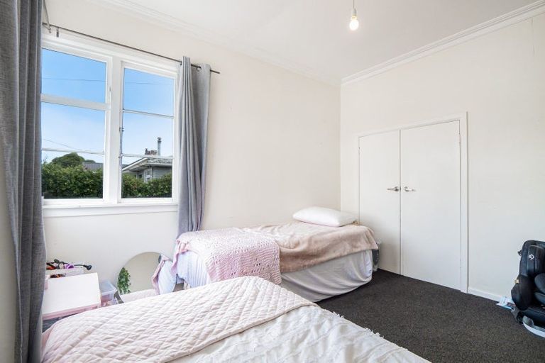 Photo of property in 15a Queens Road, Glen Avon, New Plymouth, 4312