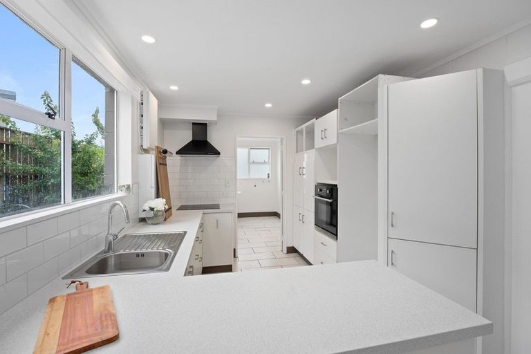 Photo of property in 6a-b Simcox Street, Otaki Beach, Otaki, 5512