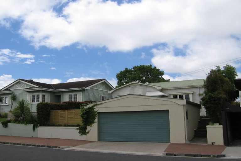 Photo of property in 9 Pasadena Avenue, Point Chevalier, Auckland, 1022