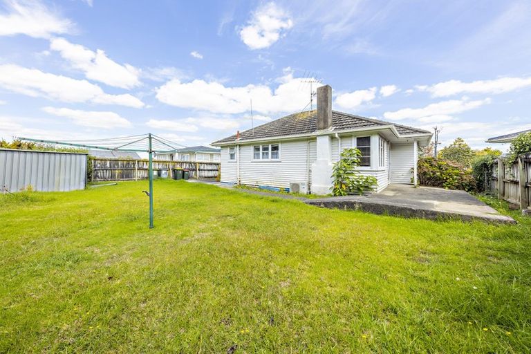 Photo of property in 3 Christmas Road, Manurewa, Auckland, 2102