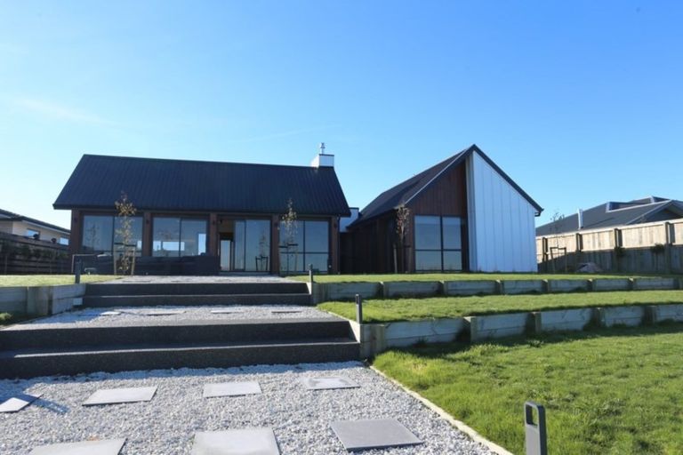 Photo of property in 15 Waterton Point, Huntingdon, Ashburton, 7774