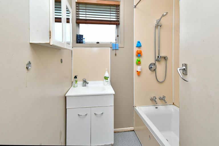 Photo of property in 91 Arimu Road, Papakura, 2110