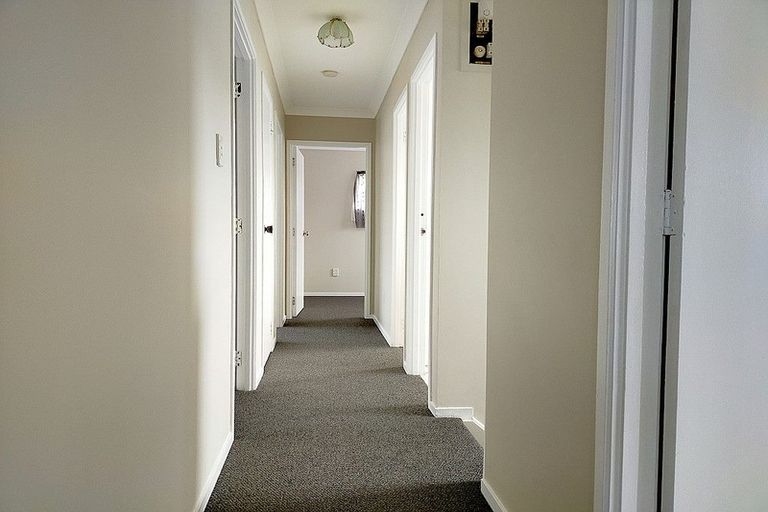 Photo of property in 25 Moncrieff Avenue, Clendon Park, Auckland, 2103