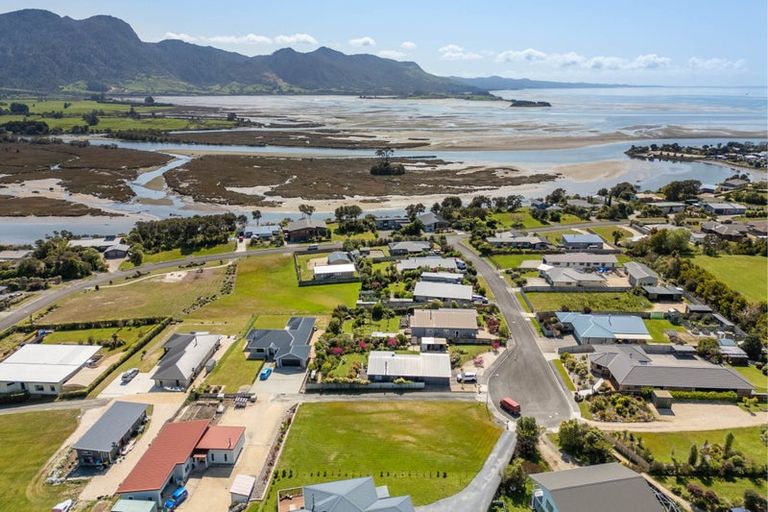 Photo of property in 18 Mcdonald Place, Collingwood, 7073