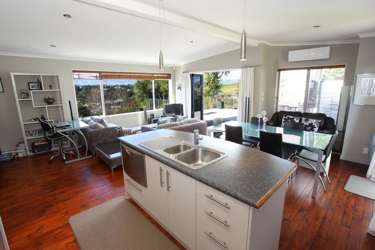 Photo of property in 15 Bay View Road, Raglan, 3225