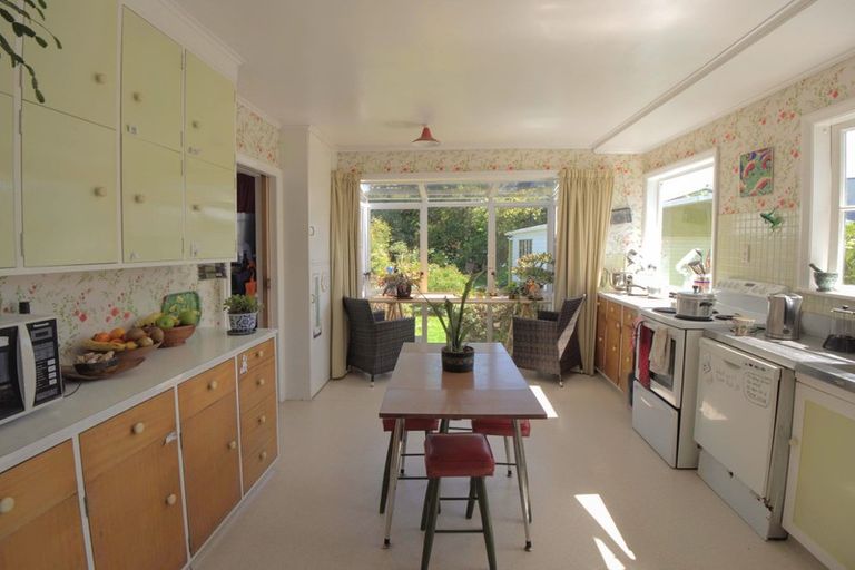 Photo of property in 143 Waiwhetu Road, Waterloo, Lower Hutt, 5011