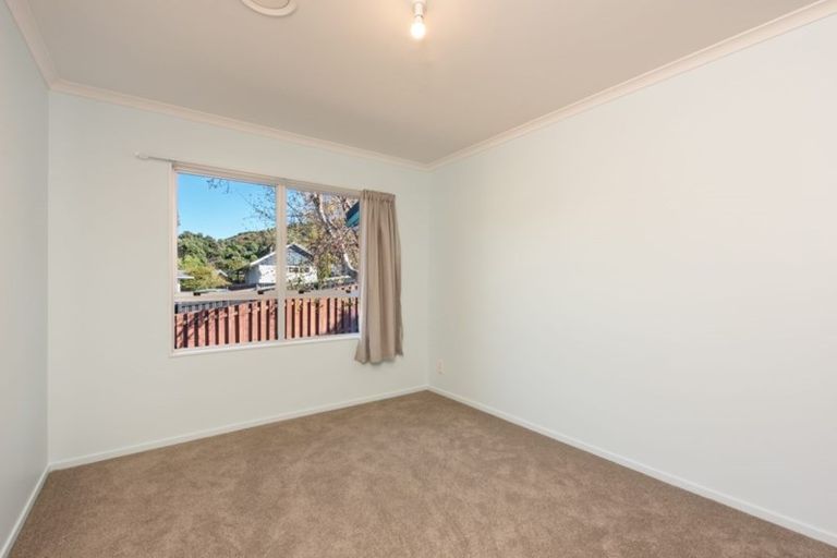 Photo of property in 28 Woolwich Close, Whitby, Porirua, 5024