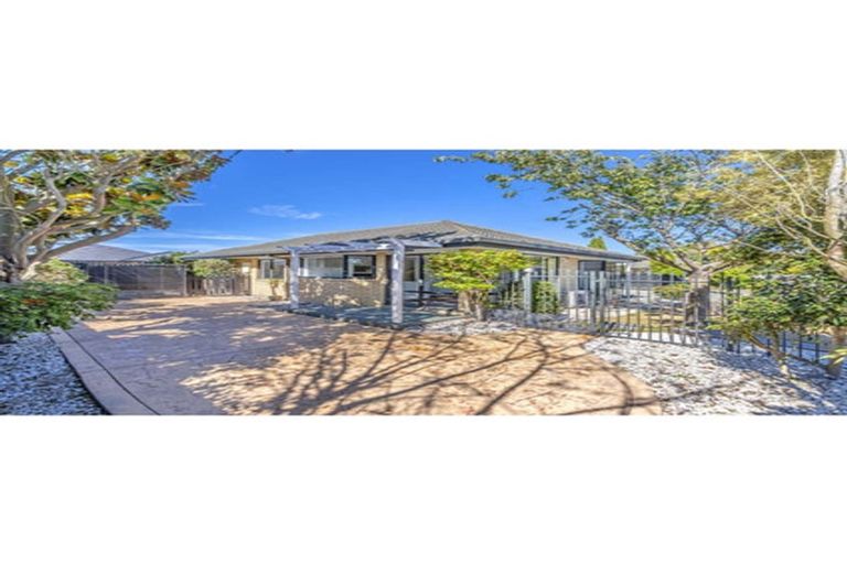 Photo of property in 10a Ronald George Place, Parklands, Christchurch, 8083