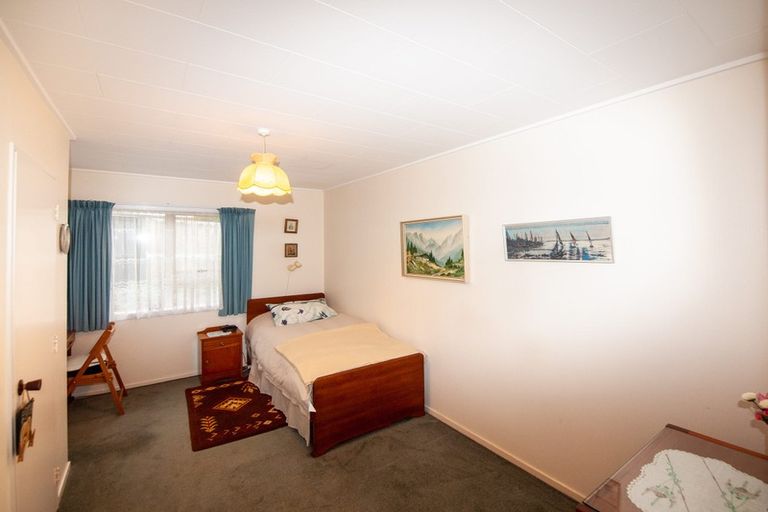 Photo of property in 8 Curacao Place, Grenada Village, Wellington, 6037