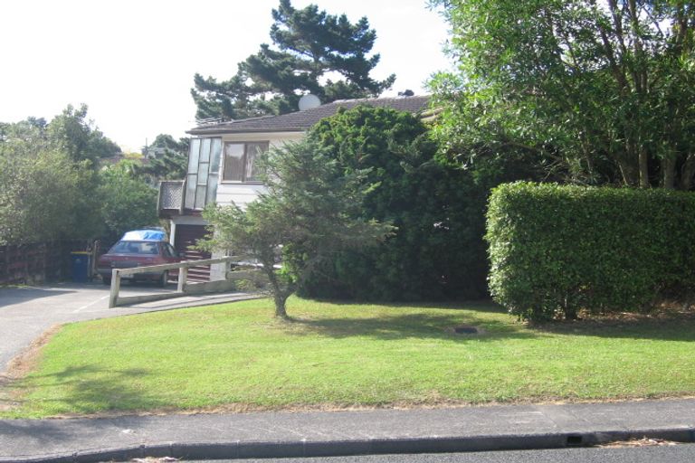 Photo of property in 13 Camrose Place, Glenfield, Auckland, 0629