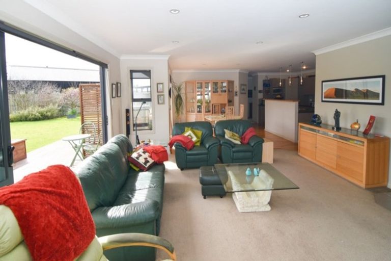 Photo of property in 19 Carrington Drive, Carterton, 5713