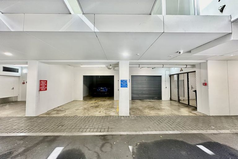 Photo of property in The Capital, 4/370 Oriental Parade, Oriental Bay, Wellington, 6011