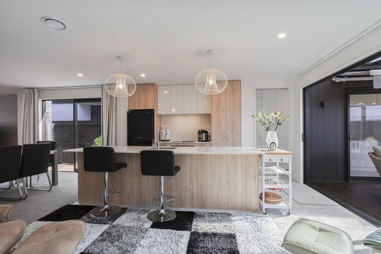 Photo of property in 15 Eminence Drive, Northwood, Christchurch, 8051