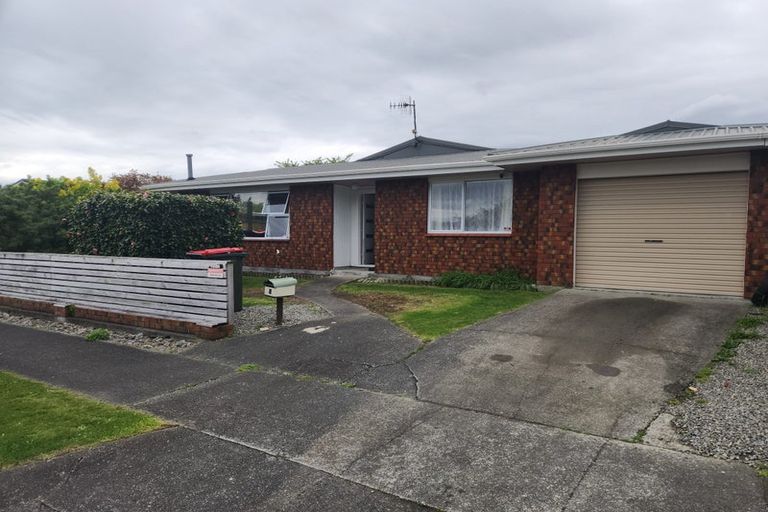 Photo of property in 1 Matai Street, Waikanae, 5036