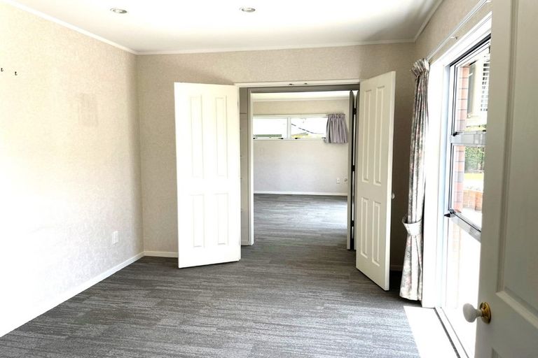 Photo of property in 14 Chippewa Place, Conifer Grove, Takanini, 2112