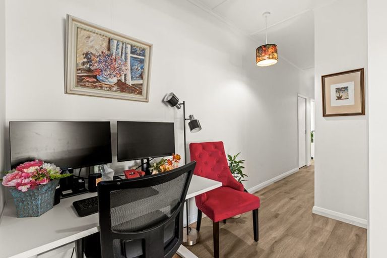 Photo of property in 27 Logan Avenue, Marewa, Napier, 4110