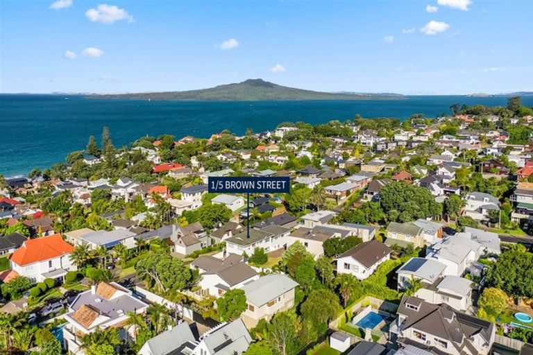 Photo of property in 1/5 Brown Street, Hauraki, Auckland, 0622