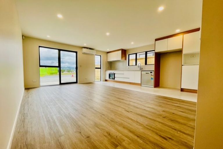 Photo of property in 22 Rorotu Avenue, Karaka, Papakura, 2113