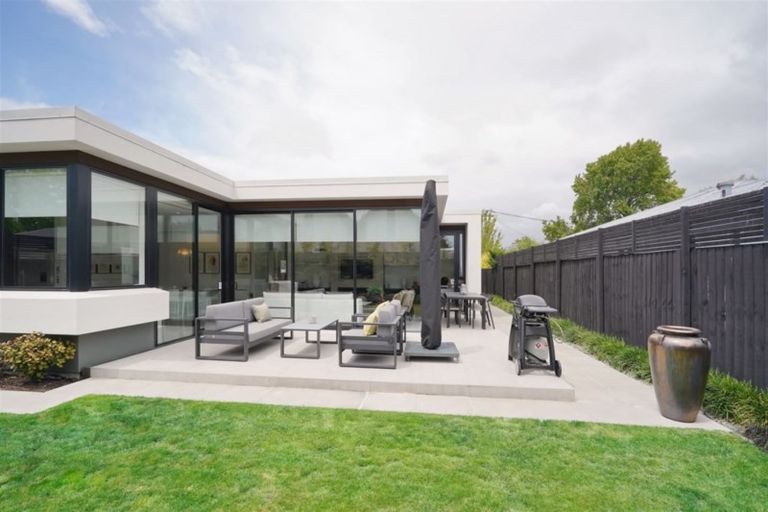 Photo of property in 89 Jeffreys Road, Fendalton, Christchurch, 8052