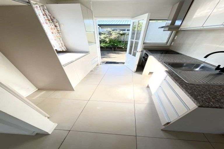 Photo of property in 1/118 Gills Road, Bucklands Beach, Auckland, 2014