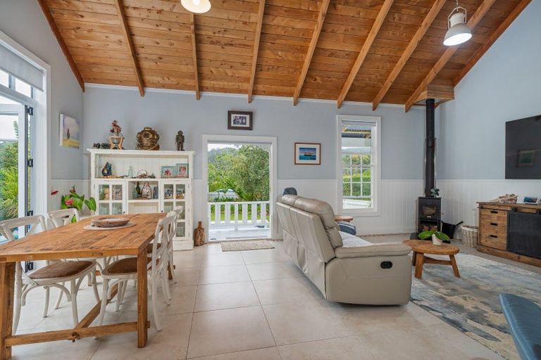 Photo of property in 17 Cemetery Road, Kuaotunu, Whitianga, 3592