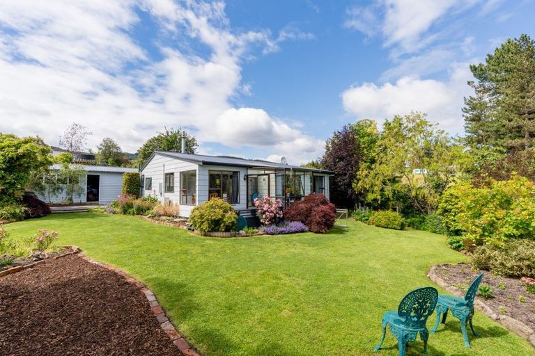 Photo of property in 31 Lake View Street, Waihola, Milton, 9073