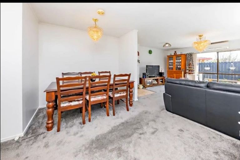 Photo of property in 2/69 Victoria Road, Papatoetoe, Auckland, 2025