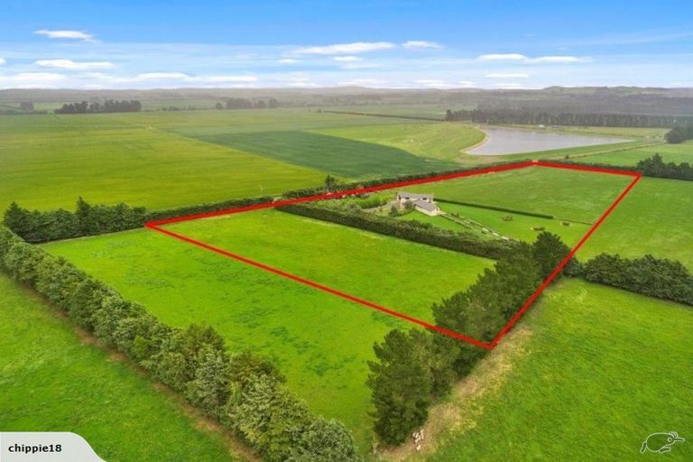 Photo of property in 102 Glews Road, Cust, Rangiora, 7471