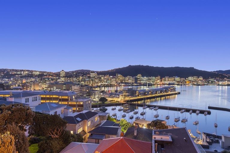 Photo of property in 18 Mcfarlane Street, Mount Victoria, Wellington, 6011