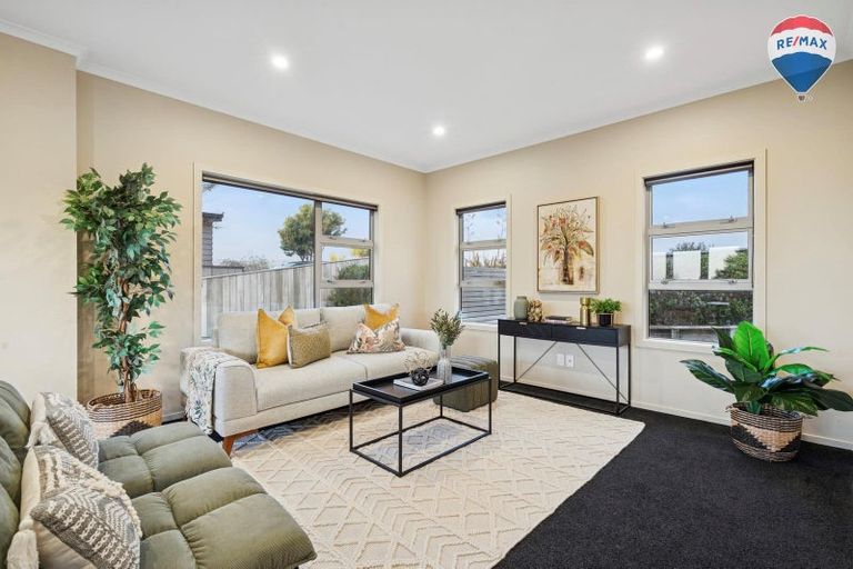 Photo of property in 137 Endeavour Drive, Whitby, Porirua, 5024