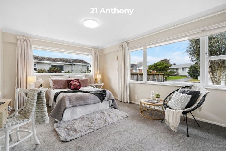 Photo of property in 21 Anthony Grove, Paraparaumu Beach, Paraparaumu, 5032