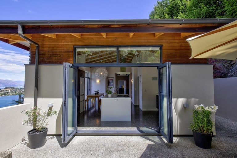 Photo of property in 32 Highview Terrace, Queenstown, 9300